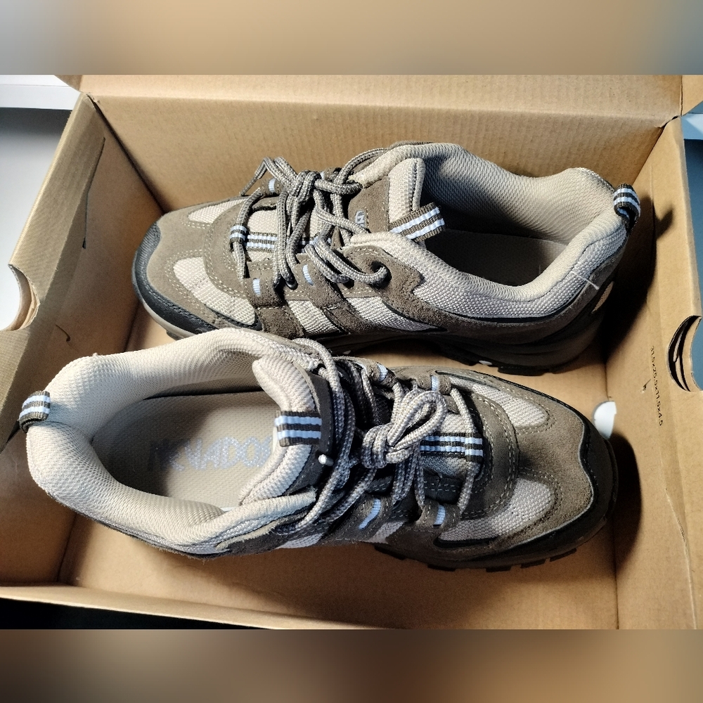 Nevados hiking boots